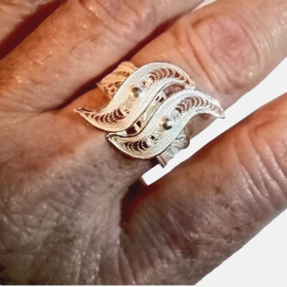 925 Sterling Silver Fancy Ring Sz 8 - Picture 4 of 5